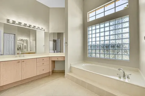 211 Nw Pleasant Grove Way Port Saint Lucie FL 34986