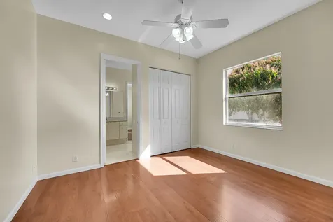 211 Nw Pleasant Grove Way Port Saint Lucie FL 34986