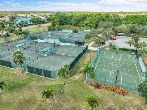 211 Nw Pleasant Grove Way Port Saint Lucie FL 34986