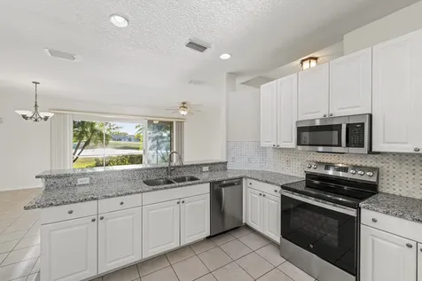558 Waverly Circle Port Saint Lucie FL 34983