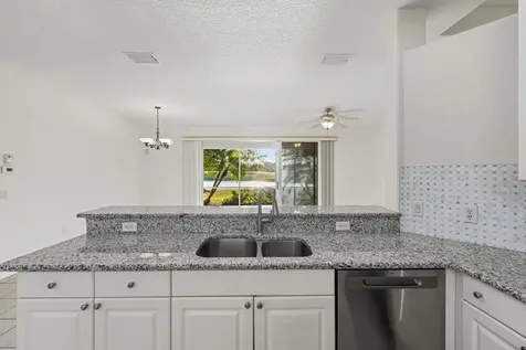 558 Waverly Circle Port Saint Lucie FL 34983