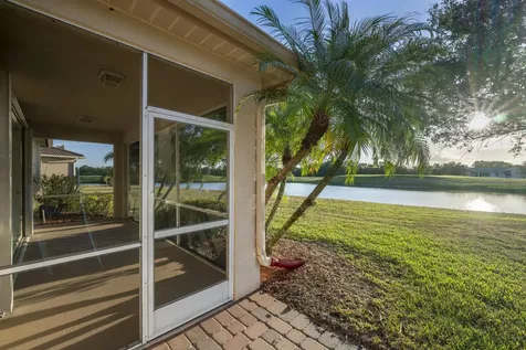558 Waverly Circle Port Saint Lucie FL 34983