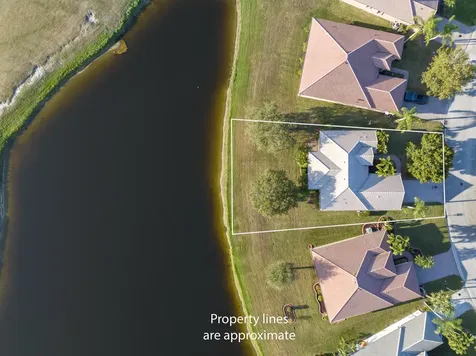 558 Waverly Circle Port Saint Lucie FL 34983
