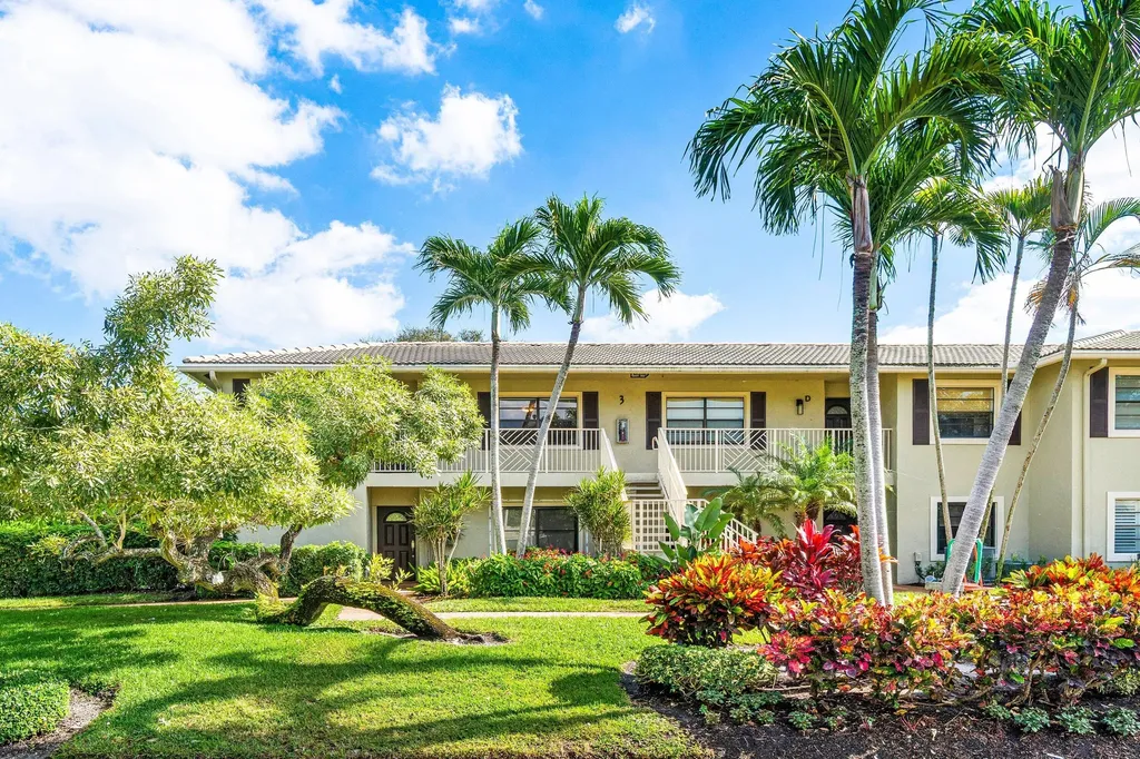 3 Stratford Drive Boynton Beach FL 33436
