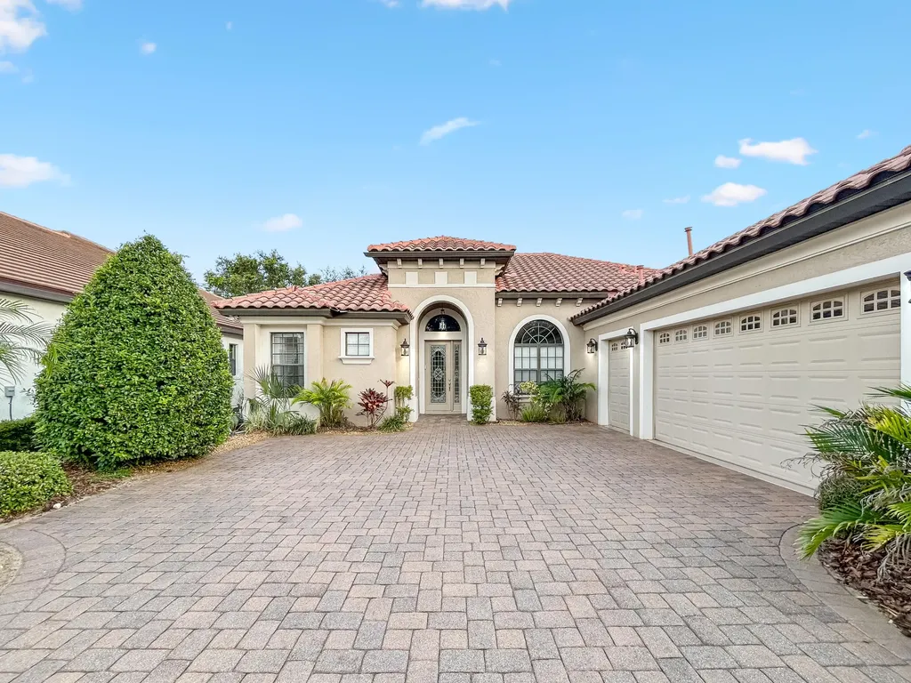 26345 San Gabriel Howey-in-the-Hills FL 34737