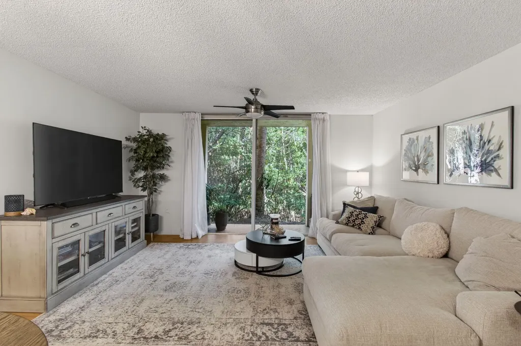 1100 Scotia Drive Hypoluxo FL 33462