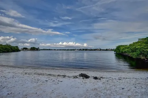 1100 Scotia Drive Hypoluxo FL 33462