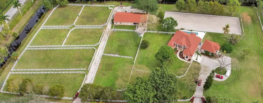 3950 Horse Trail Loxahatchee FL 33470