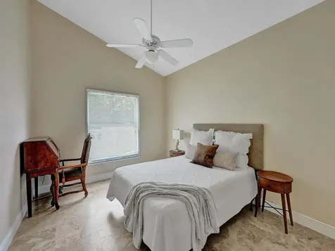 3950 Horse Trail Loxahatchee FL 33470