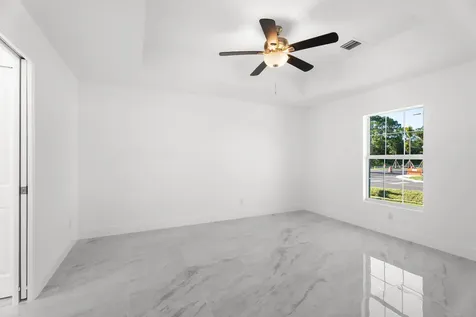 884 Sw Thrift Avenue Port Saint Lucie FL 34953