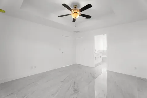 884 Sw Thrift Avenue Port Saint Lucie FL 34953