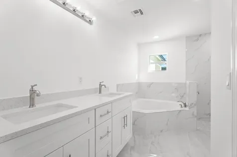 884 Sw Thrift Avenue Port Saint Lucie FL 34953
