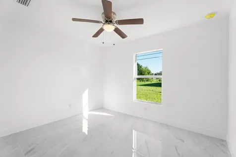 884 Sw Thrift Avenue Port Saint Lucie FL 34953