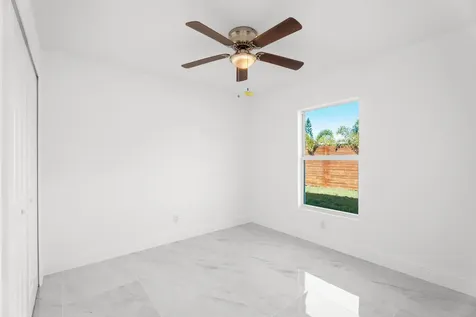 884 Sw Thrift Avenue Port Saint Lucie FL 34953