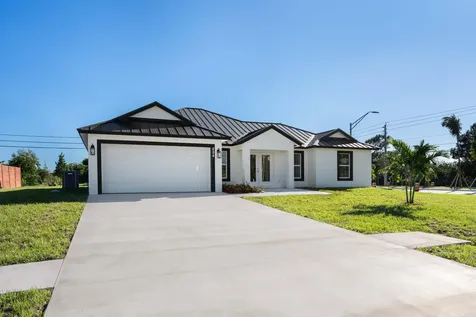 884 Sw Thrift Avenue Port Saint Lucie FL 34953