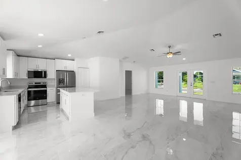 884 Sw Thrift Avenue Port Saint Lucie FL 34953