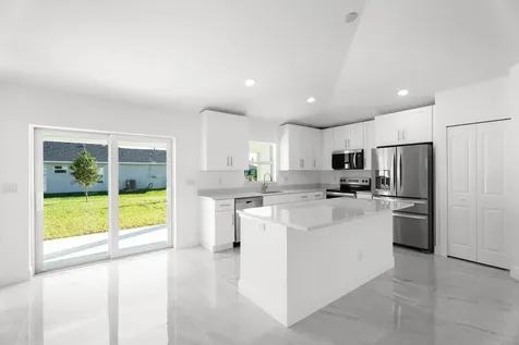 884 Sw Thrift Avenue Port Saint Lucie FL 34953