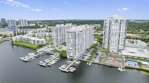 18051 Biscayne Boulevard Aventura FL 33160
