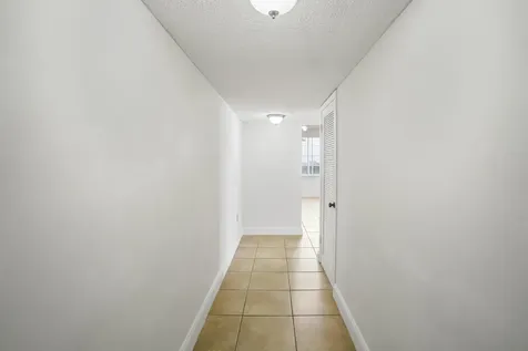 18051 Biscayne Boulevard Aventura FL 33160