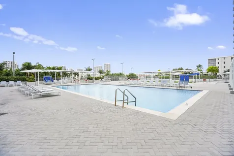 18051 Biscayne Boulevard Aventura FL 33160