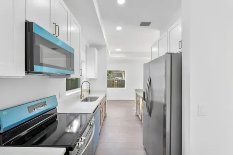 1410 Sw 85th Avenue Pembroke Pines FL 33025