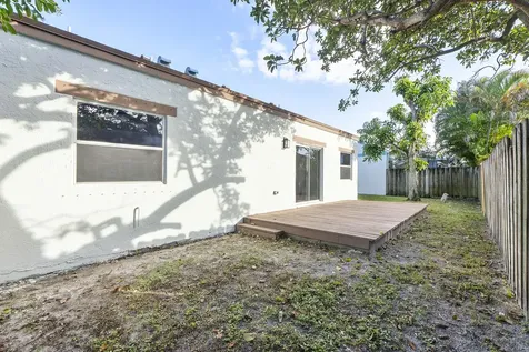 1410 Sw 85th Avenue Pembroke Pines FL 33025