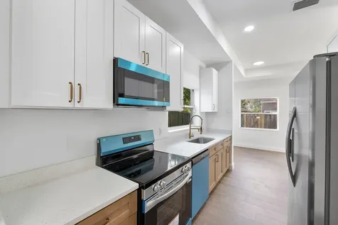 1410 Sw 85th Avenue Pembroke Pines FL 33025