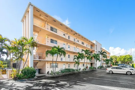 698 Ne Spanish River Boulevard Boca Raton FL 33431
