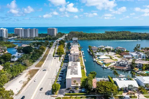 698 Ne Spanish River Boulevard Boca Raton FL 33431