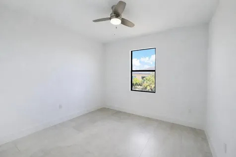 211 Nw 25th Avenue Cape Coral FL 33993