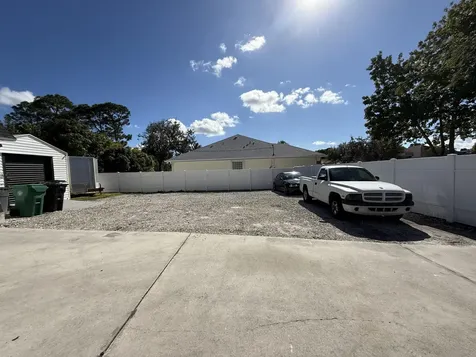 1665 SE Harp Lane Port Saint Lucie FL 34983