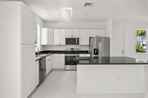 4520 Longwood Lake Square Westlake FL 33470