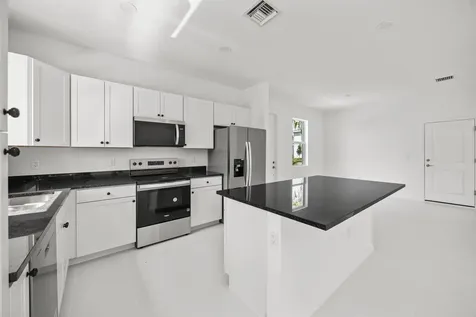 4520 Longwood Lake Square Westlake FL 33470