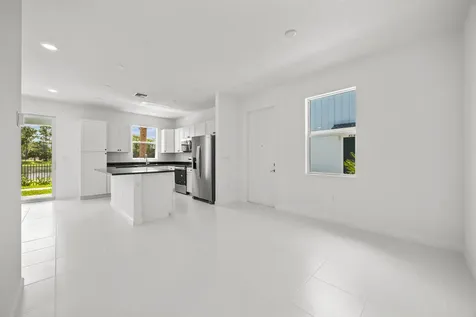4520 Longwood Lake Square Westlake FL 33470