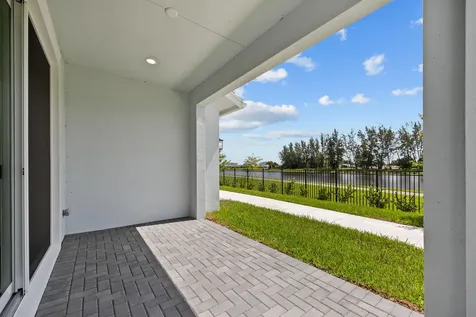 4520 Longwood Lake Square Westlake FL 33470
