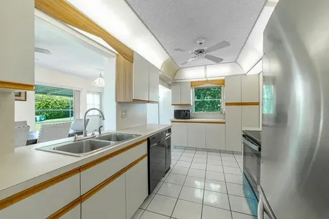 135 Nw 14th Street Boynton Beach FL 33426