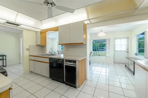 135 Nw 14th Street Boynton Beach FL 33426