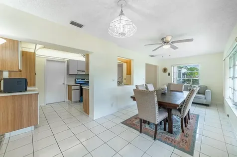 135 Nw 14th Street Boynton Beach FL 33426