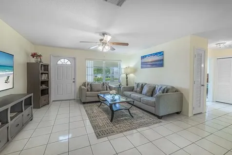 135 Nw 14th Street Boynton Beach FL 33426