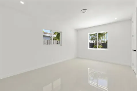 1750 Ne 49th Street Fort Lauderdale FL 33334