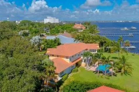 901 SE Riverside Drive Stuart FL 34994