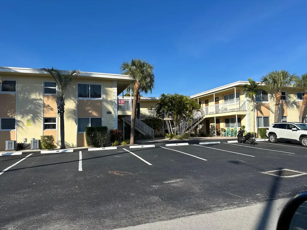 1649 SE 4th Street Deerfield Beach FL 33441