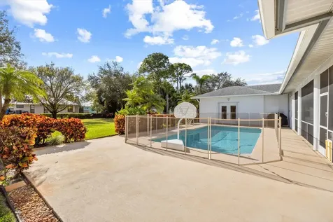 156 Sw Saratoga Avenue Port Saint Lucie FL 34953