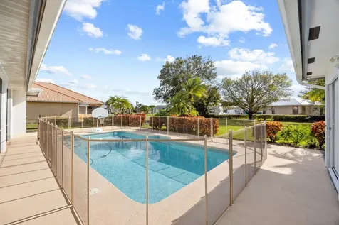 156 Sw Saratoga Avenue Port Saint Lucie FL 34953