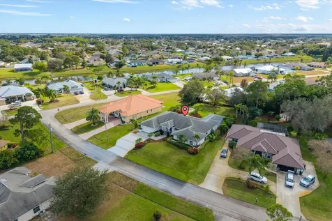 156 Sw Saratoga Avenue Port Saint Lucie FL 34953