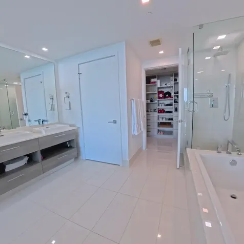 650 NE 32nd Street Miami FL 33137