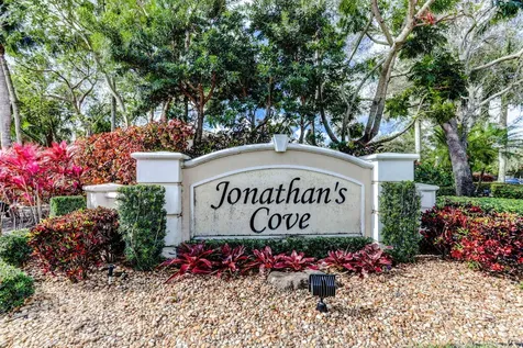 5015 Palmbrooke Circle West Palm Beach FL 33417