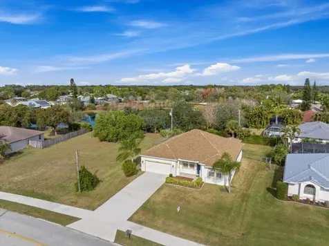 2361 Se Grand Drive Port Saint Lucie FL 34952