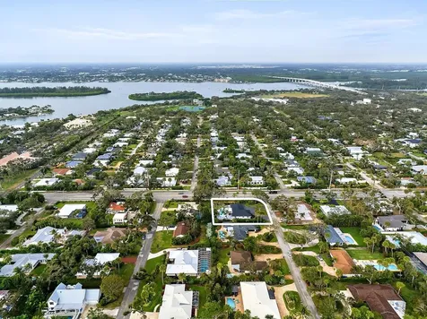 706 Flamevine Lane Vero Beach FL 32963