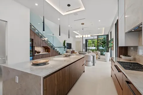 1136 Ne 9th Avenue Delray Beach FL 33483